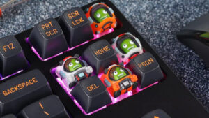 Fly me to the Mun with these adorable Kerbal Space Program artisan keycaps